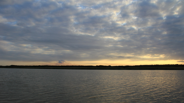 STILAAN VALT DE AVOND OVER DE WETLANDS