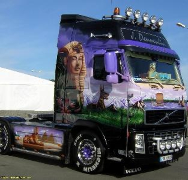 pics-med-1596-14181-volvo-truck
