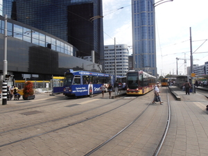 721-04+2048-25, Rotterdam 05.07.2011 Stationsplein