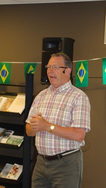 Jos legt uit, 't hoe en wat van deze dag.