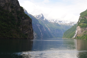 Met boot op de Geirangerfjord naar Hellesylt