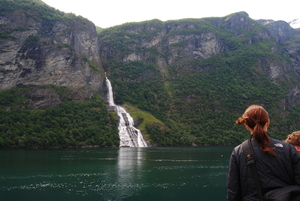 Met boot op de Geirangerfjord naar Hellesylt