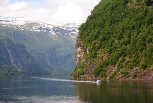 Met boot op de Geirangerfjord naar Hellesylt