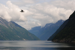 Met boot op de Geirangerfjord naar Hellesylt