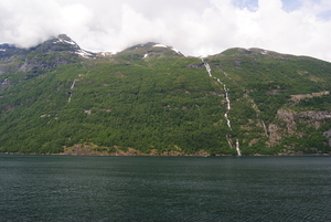 Met boot op de Geirangerfjord naar Hellesylt