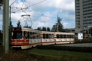 3050 op weg naar Loosduinen net voor die kruising. 27-09-1996