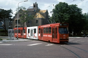 We zien hier de Canadees 3076 op lijn 8 de Scheveningseweg op rij