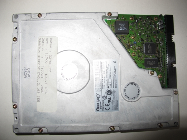 Quantum Harddisk uit 1997  2.1 Gb groot