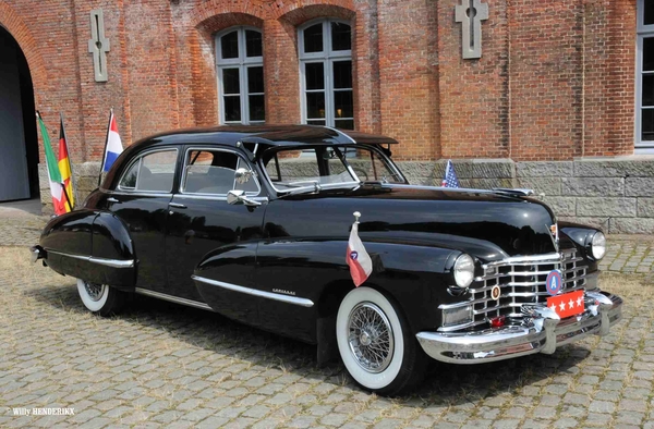 CADILLAC (1)