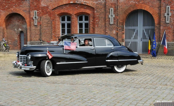 CADILLAC (4)