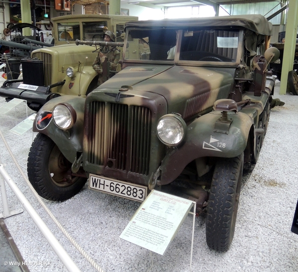 HALFTRACK HALBKETTENZUGMASCHINE 'SdKFZ10' SINSHEIM Museum 2016082