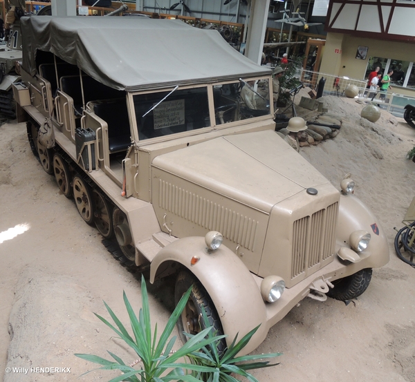 HALFTRACK TRANSPORTER SINSHEIM Museum 20160821 (1)