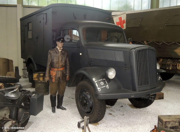 ROOD KRUIS MERCEDES CAMION SINSHEIM Museum 20160821_2