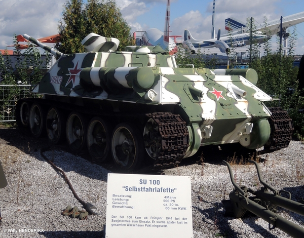 TANK RUSSISCH SU100 SELBSTFAHRLAFETTE SINSHEIM Museum 20160821