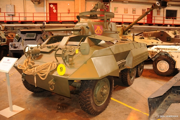 M8 GREYHOUND_2