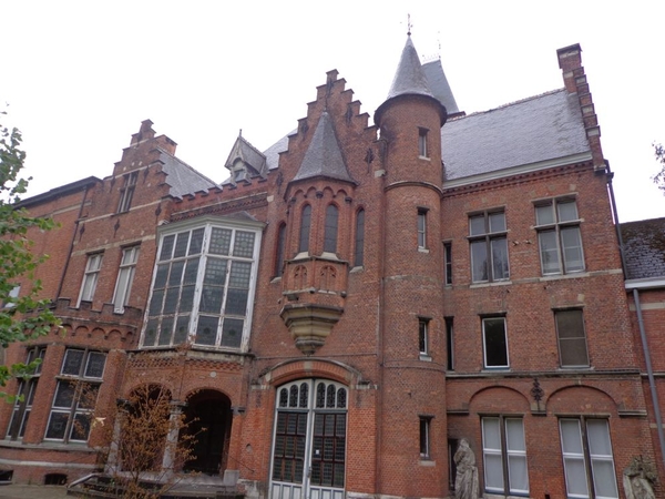 Huis Janssens en Dr. Van Raemdonck met parkje