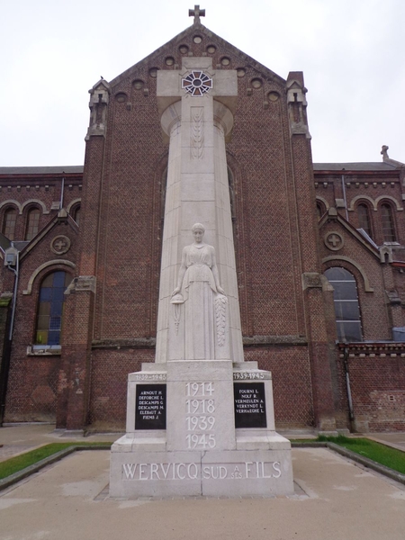 Oorlogsmonument voor de kerk