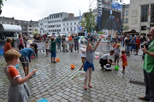 144  Turnhout 11 juli 2014 - Spelen op de Grote Markt
