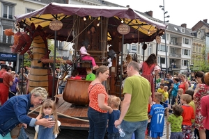 146  Turnhout 11 juli 2014 - Spelen op de Grote Markt