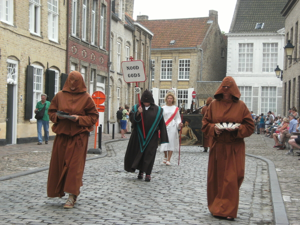 de nagels en hamer voor kruiseging