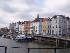 De Leie en mooie huizen op de oever