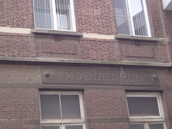 Het vroegere Moederhuis...