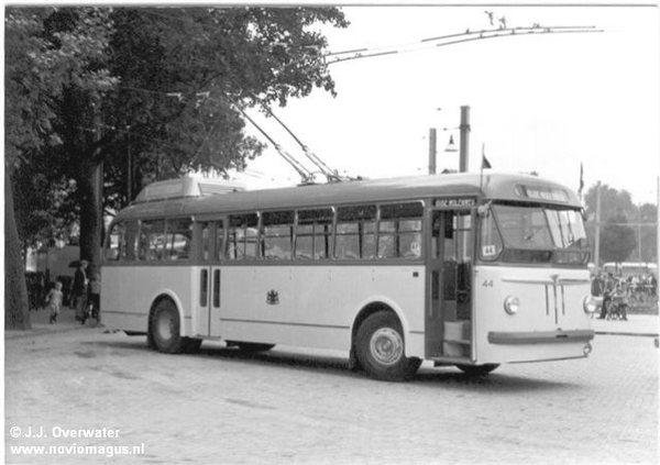 1952 GTN 09-07-1952 Lijn 44 Stationsplein J.J.Overwater