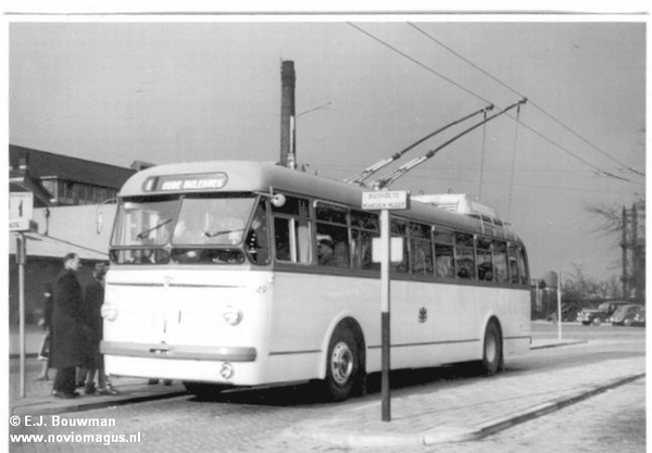 1952 GTN 17-08-1953 Lijn 1 Stationsplein  E.J.Bouwman