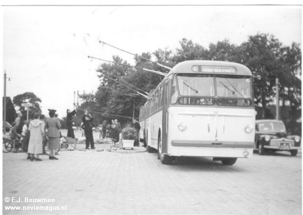 1952 GTN 21-08-1952 Lijn 1 Stationsplein E.J.Bouwman