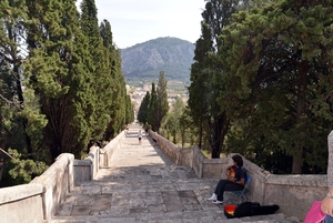 217 Mallorca oktober 2014 - Pollença Calvario met kapel en uitzi