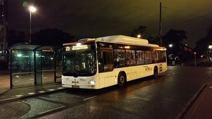 1027 wachtend op station Rijswijk richting Scheveningen