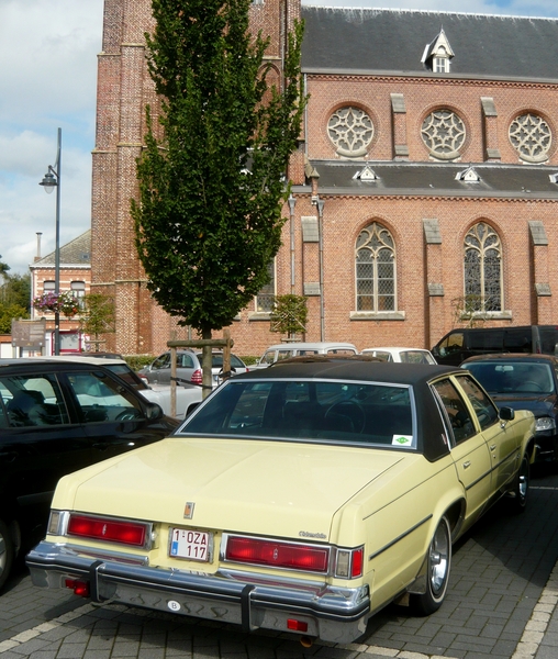 h12_P1370489_2014_09_21_RondjeKempen_Lille_Oldsmobile_geelzwart_1