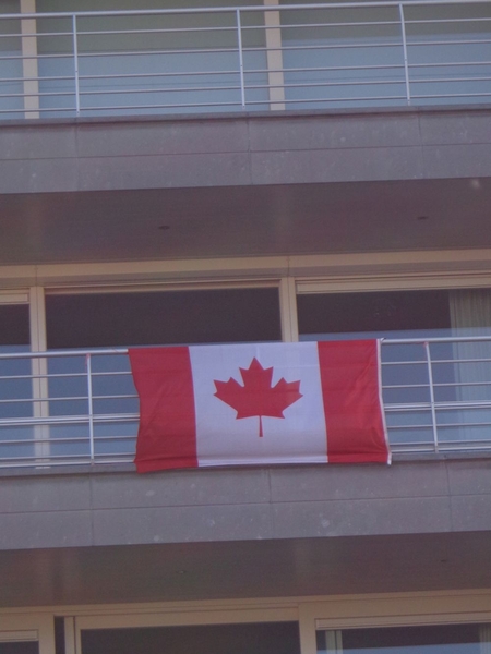 En overal de vlag van Canada