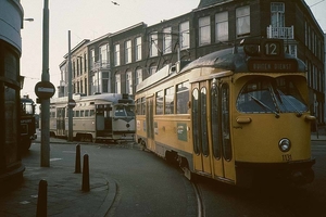 Slooptransport van de 1023 gesleept door de 1131. De combinatie d