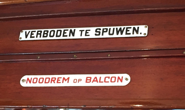 Vernoden te spuwen