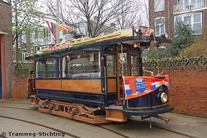 Ook 's-Gravenhage heeft een Kroningstram    (30 april 2013)