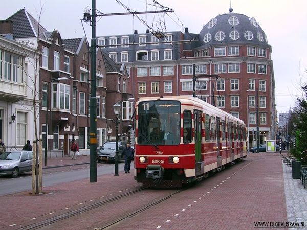 Op lijn 11 reden er volop TW6000-en  28-12-2002