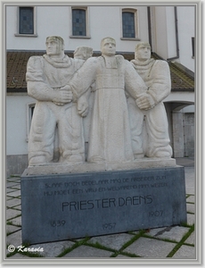 monument van Priester Daens