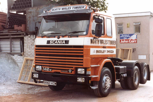 SCANIA-142M