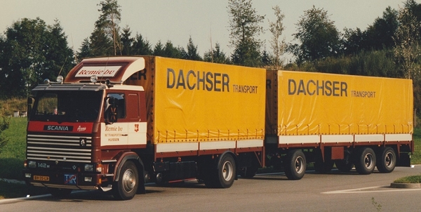 SCANIA-142M