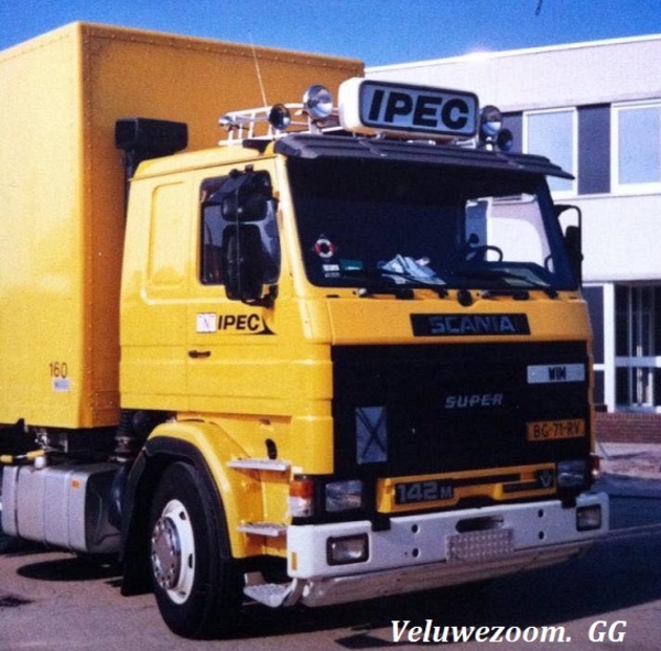 SCANIA-142M