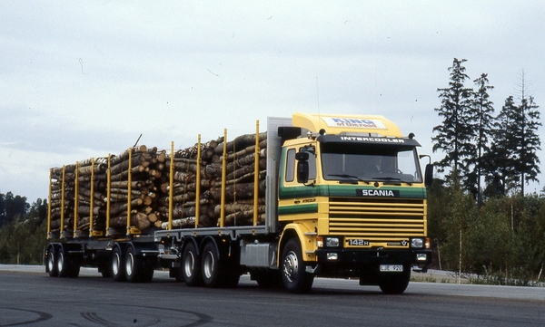 SCANIA-142H