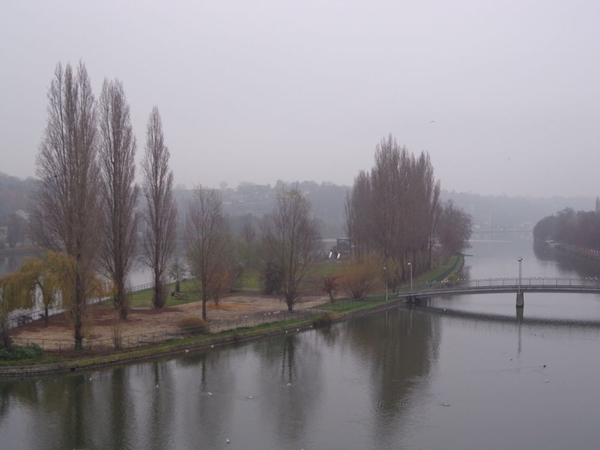 … toegankelijk via een brug