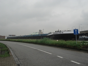 Amberes komt uit Belgabocht richting Straatburgerdok