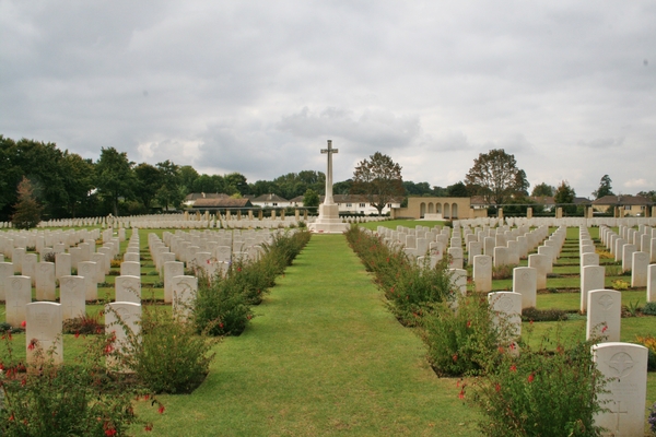 Normandie 2008  Begraafplaats Gemenebest WO II Ranvilles  4
