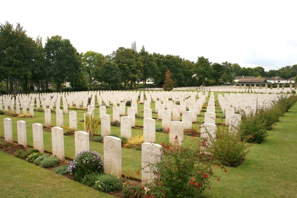 Normandie 2008  Begraafplaats Gemenebest WO II Ranvilles  5