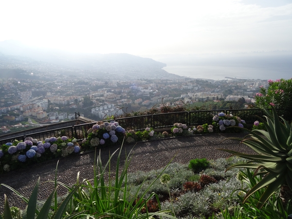 4a Pico dos Barcelos, uitzichtpunt over Funchal _DSC00289