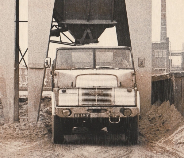Hanomag Henschel H 261
