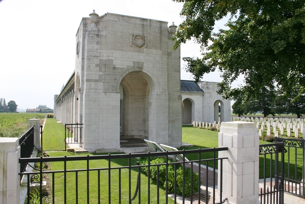 Le Touret Military Cemetery Richebourg  2