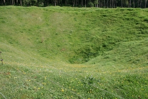Bomkrater bij de loopgraven van Vimy 4